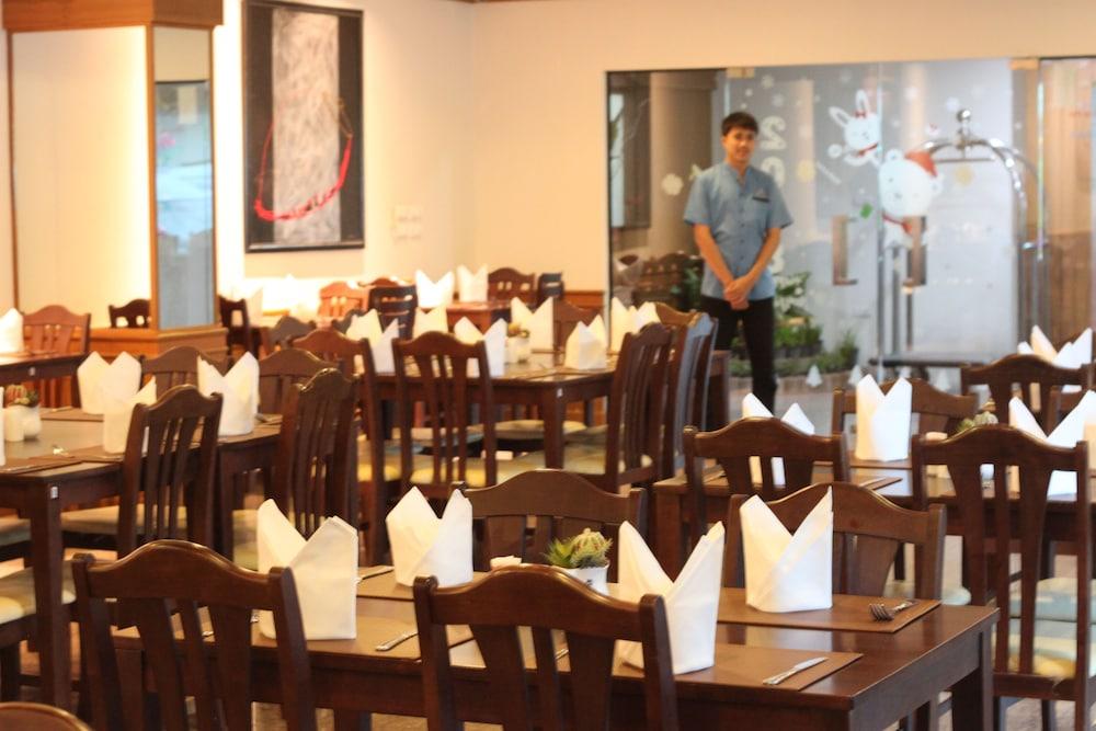 Airport Resort Phuket Nai Yang Beach Екстериор снимка